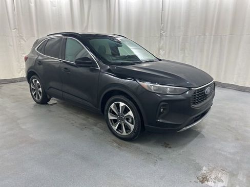 Used 2025 Ford Escape Platinum image 1