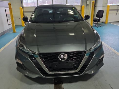 Used 2021 Nissan Altima 2.5 SR image 2