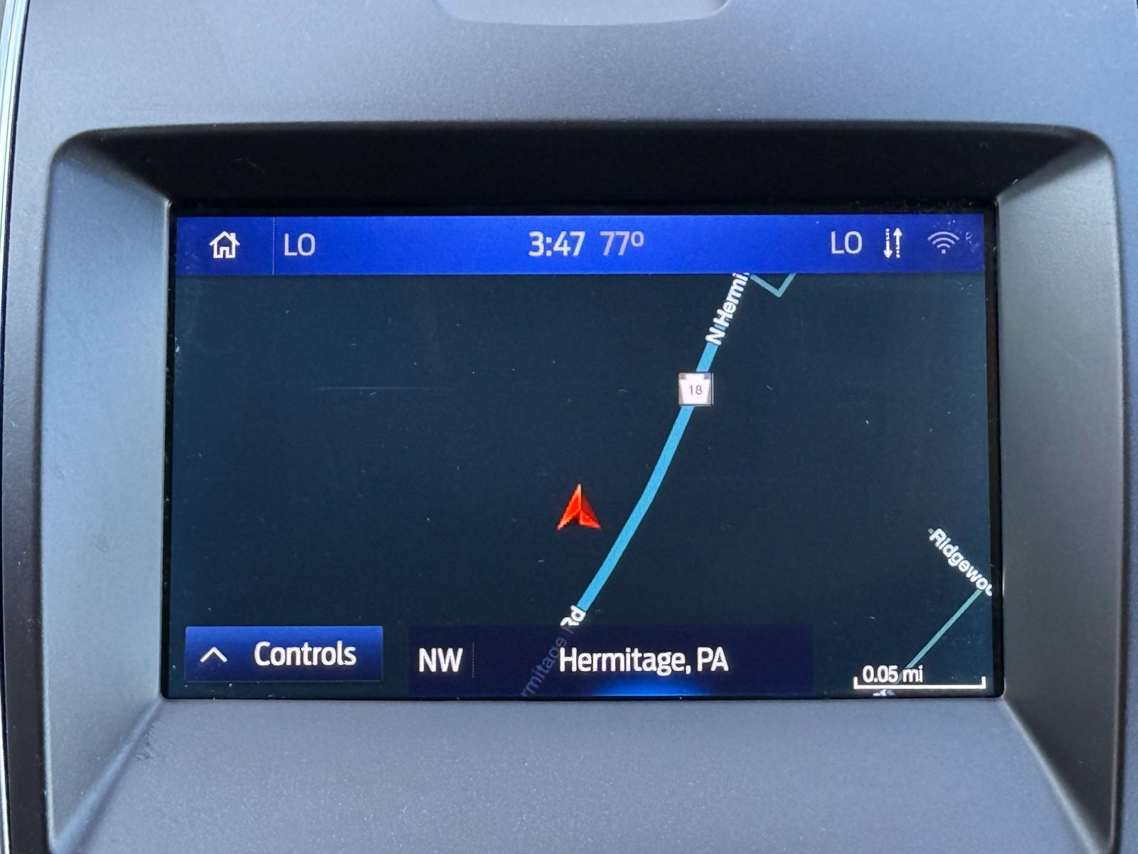 Used 2020 Ford Edge Titanium FWD image 3