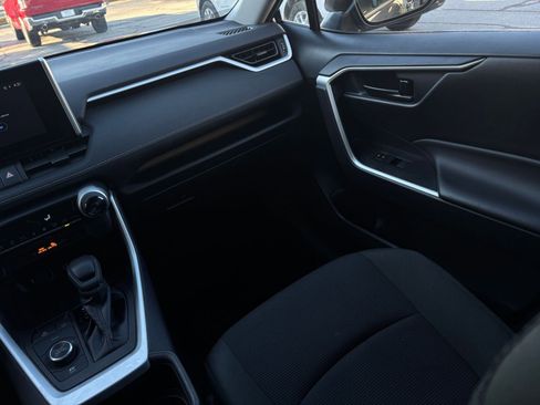 Used 2025 Toyota RAV4 LE image 39