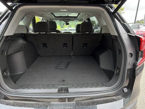Used 2022 GMC Terrain SLE w/ Driver Convenience Package AWD/4WD image 13