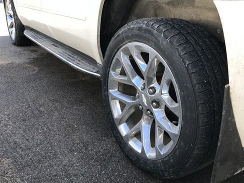 Used 2017 Chevrolet Suburban Premier image 12