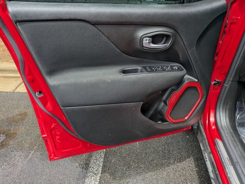Used 2019 Jeep Renegade Sport AWD/4WD image 10