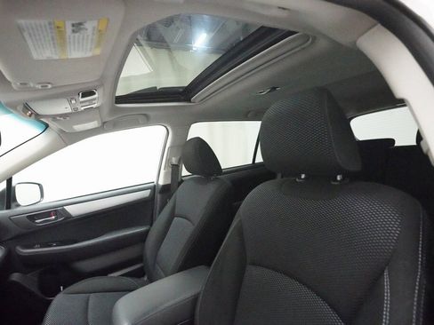 Used 2018 Subaru Outback 2.5i Premium image 32