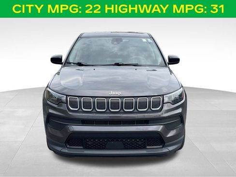 Used 2022 Jeep Compass Sport FWD image 3