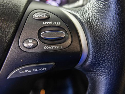 Used 2019 Nissan Pathfinder Platinum AWD/4WD image 35