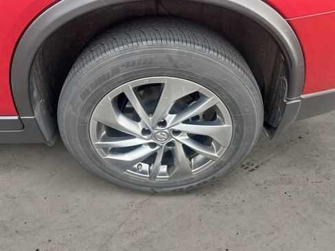 Used 2015 Nissan Rogue SL w/ SL Premium Package image 14