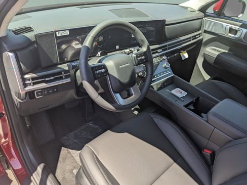 Used 2025 Hyundai Santa Fe SEL AWD/4WD image 10