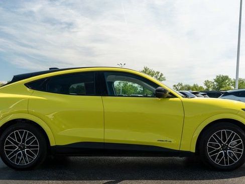 Used 2025 Ford Mustang Mach-E Premium AWD/4WD image 5