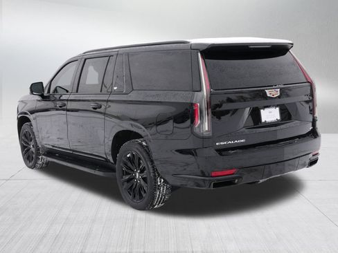 Certified 2023 Cadillac Escalade ESV Sport Platinum image 4