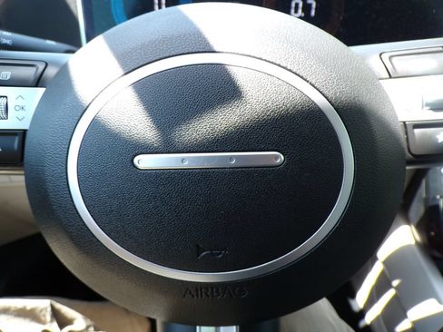 Certified 2025 Hyundai Tucson SEL AWD/4WD image 32