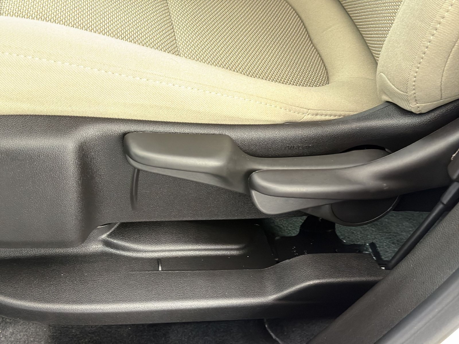 Used 2023 Chevrolet Traverse LS FWD image 14