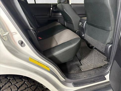Used 2022 Toyota 4Runner TRD Off-Road AWD/4WD image 15