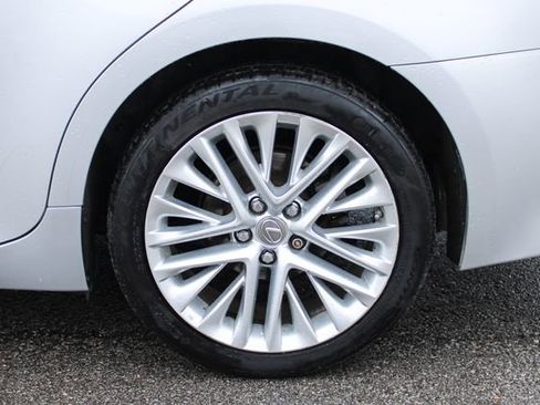 Used 2014 Lexus ES 350 w/ Ultra Luxury Package image 37