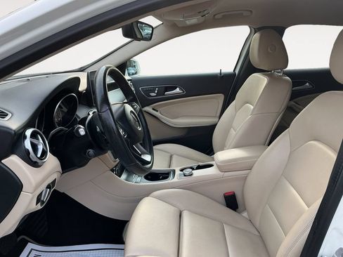 Used 2018 Mercedes-Benz GLA 250 image 11