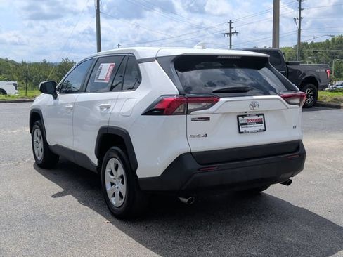 Used 2023 Toyota RAV4 LE FWD image 4