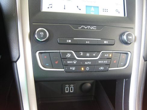 Used 2019 Ford Fusion SEL FWD image 20