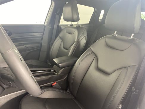 Used 2025 Jeep Compass Limited w/ High Altitude Package AWD/4WD image 17
