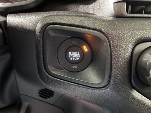 Used 2026 Jeep Gladiator Sport image 25