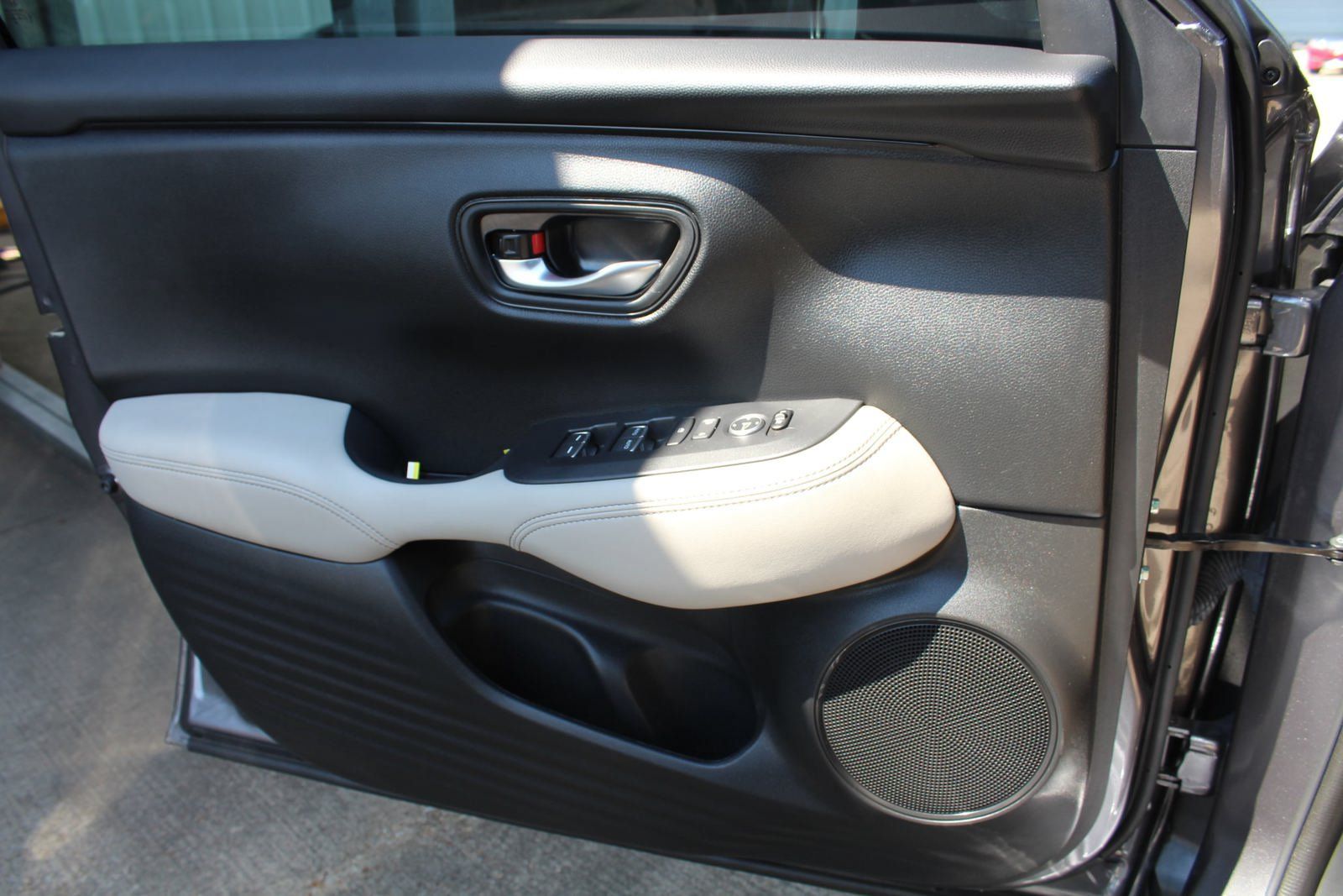 Used 2026 Honda HR-V EX-L image 13