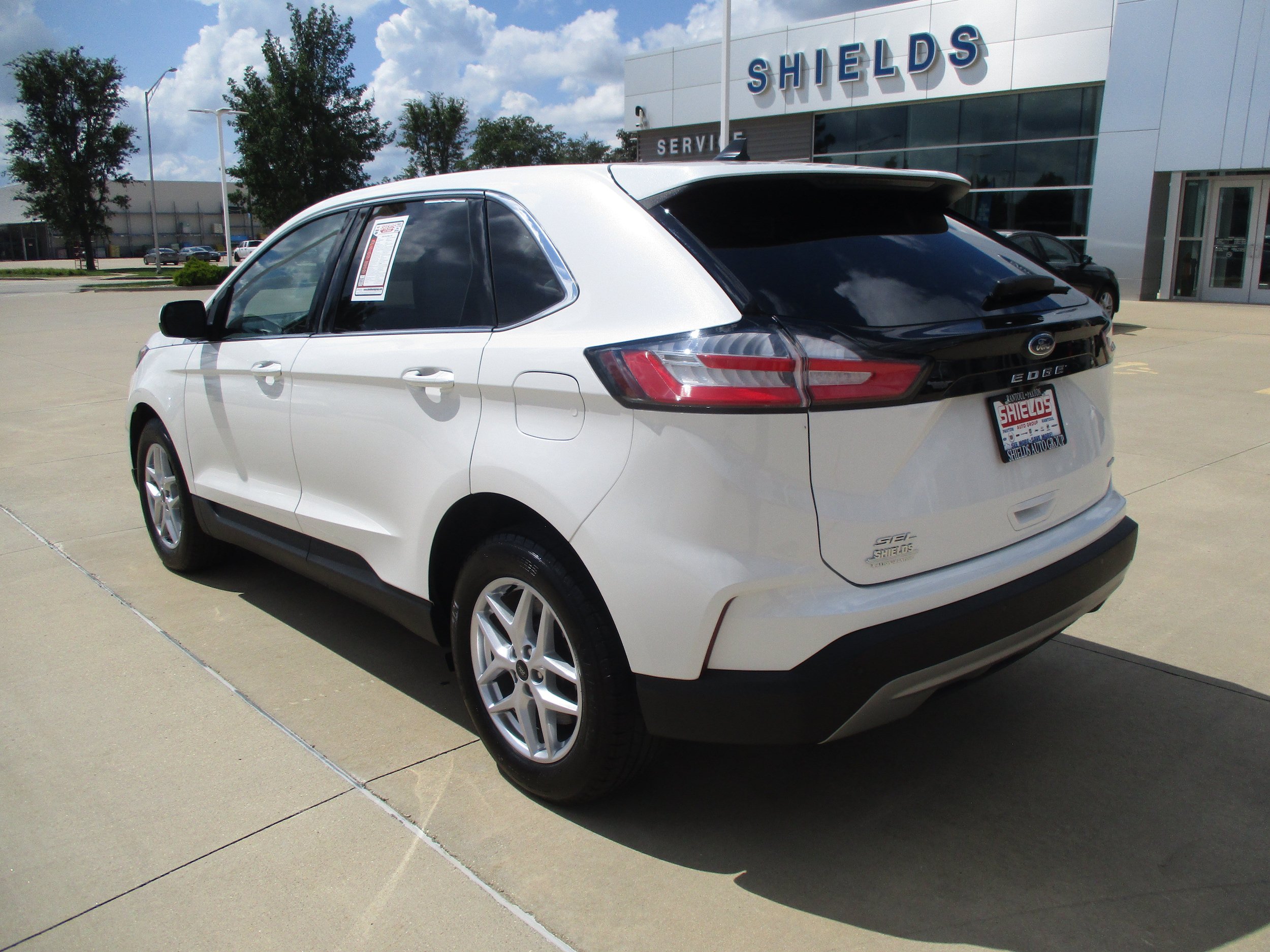 Used 2024 Ford Edge SEL w/ Convenience Package AWD/4WD image 4