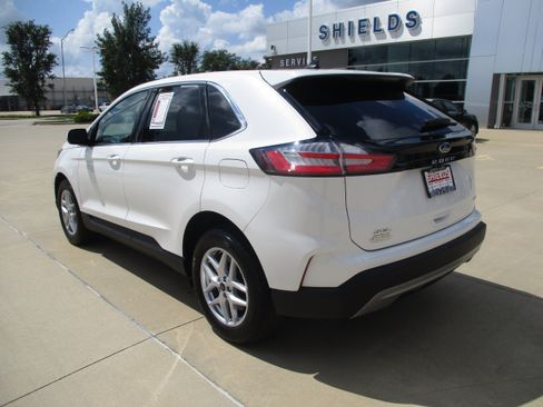 Used 2024 Ford Edge SEL w/ Convenience Package AWD/4WD image 4