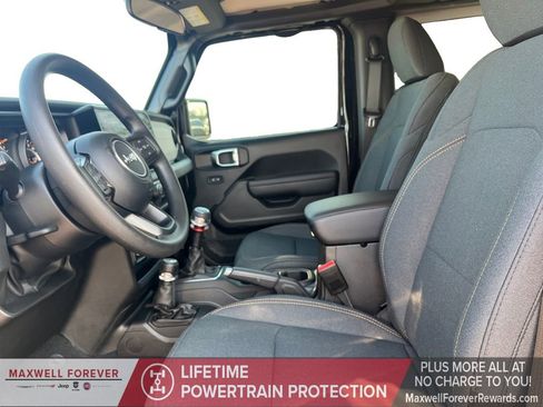 Used 2025 Jeep Wrangler Sport image 19