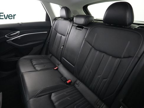 Used 2024 Audi Q8 e-tron Prestige w/ Prestige Package AWD/4WD image 24