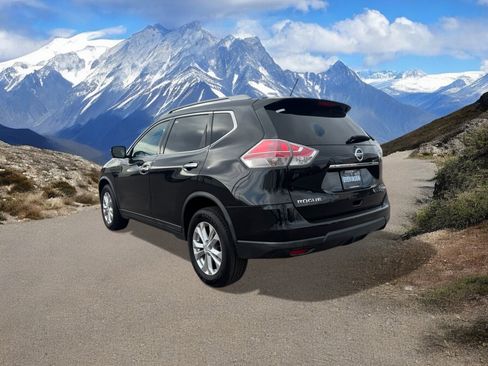 Used 2016 Nissan Rogue SV w/ SV Premium Package image 3