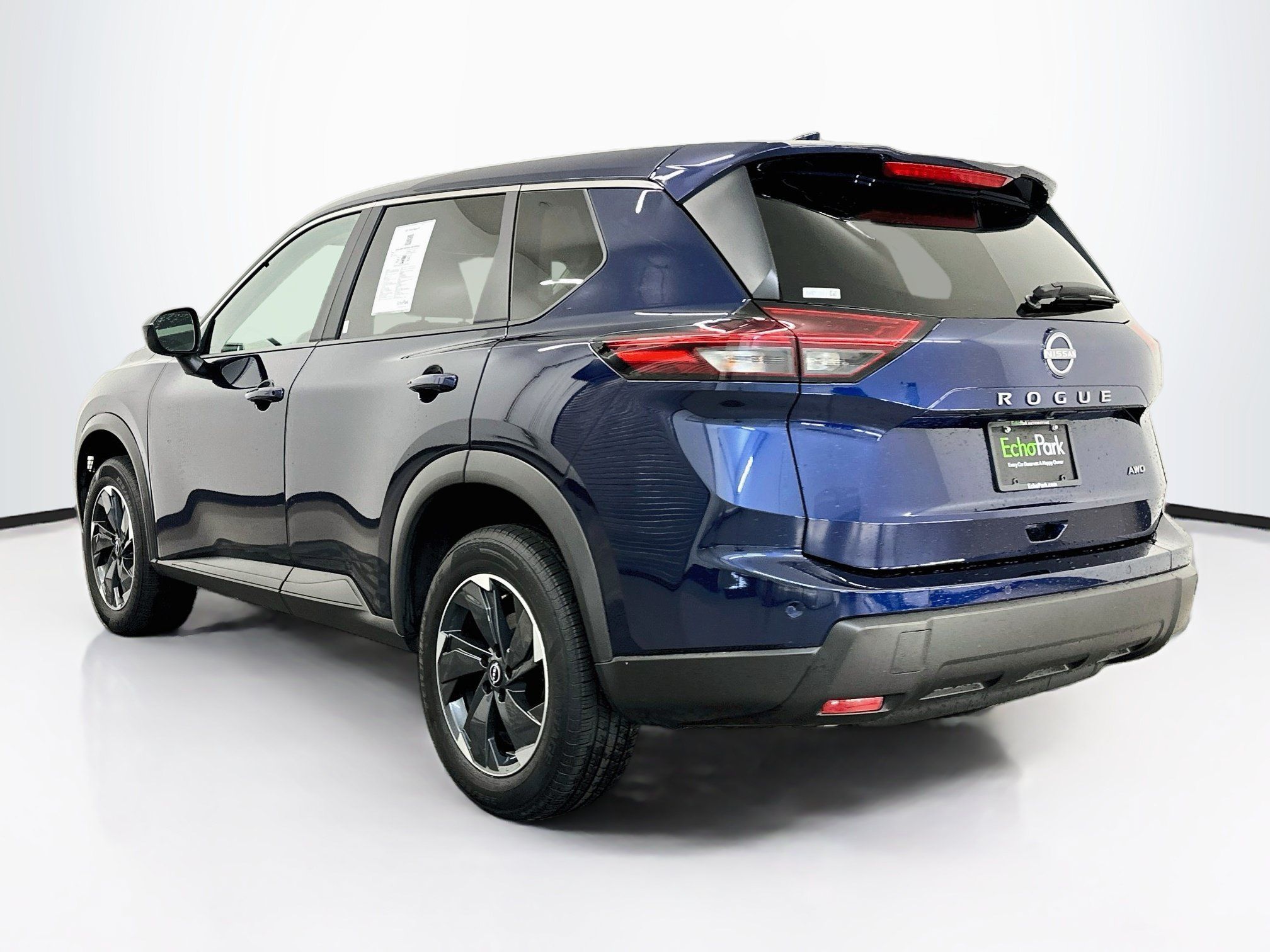 Used 2025 Nissan Rogue SV AWD/4WD image 5