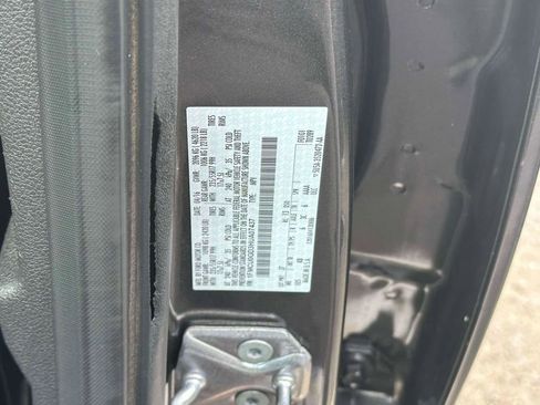 Used 2017 Ford Escape SE w/ Equipment Group 201A FWD image 18