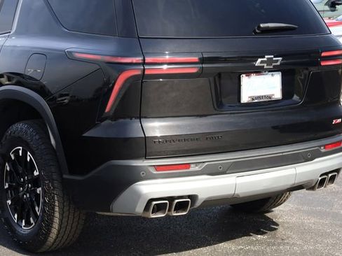 Used 2025 Chevrolet Traverse Z71 w/ Driver Confidence Package AWD/4WD image 8