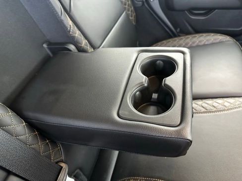 Used 2022 Jeep Wrangler Unlimited Sahara image 33