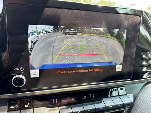 Used 2025 Toyota Camry image 22