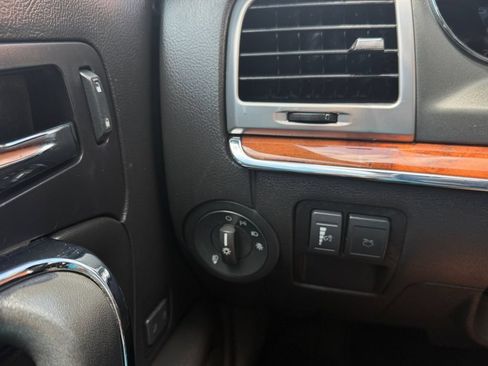 Used 2012 Lincoln MKZ FWD image 19
