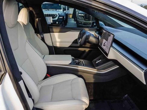 Used 2023 Tesla Model X Plaid image 21