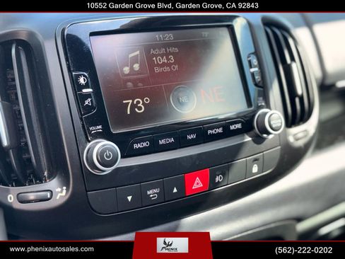 Used 2017 FIAT 500L Trekking w/ Dual-Pane Sunroof Package image 34