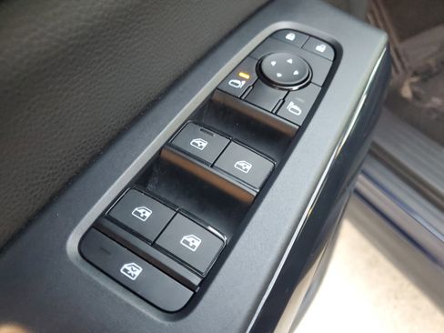 Used 2024 Nissan Pathfinder SV image 20