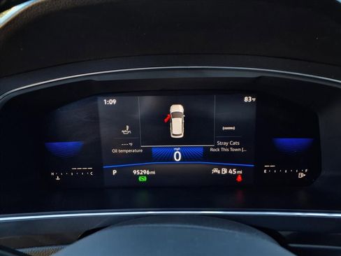 Used 2022 Volkswagen Tiguan SE R-Line image 13