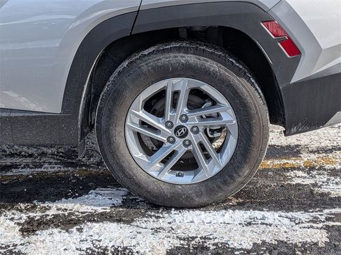 Used 2025 Hyundai Tucson SE image 22