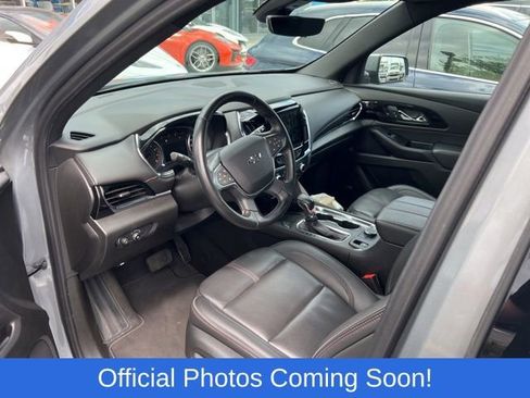 Used 2023 Chevrolet Traverse RS image 3