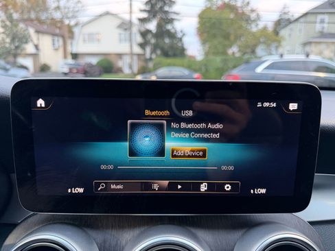 Used 2021 Mercedes-Benz GLC 300 4MATIC image 35