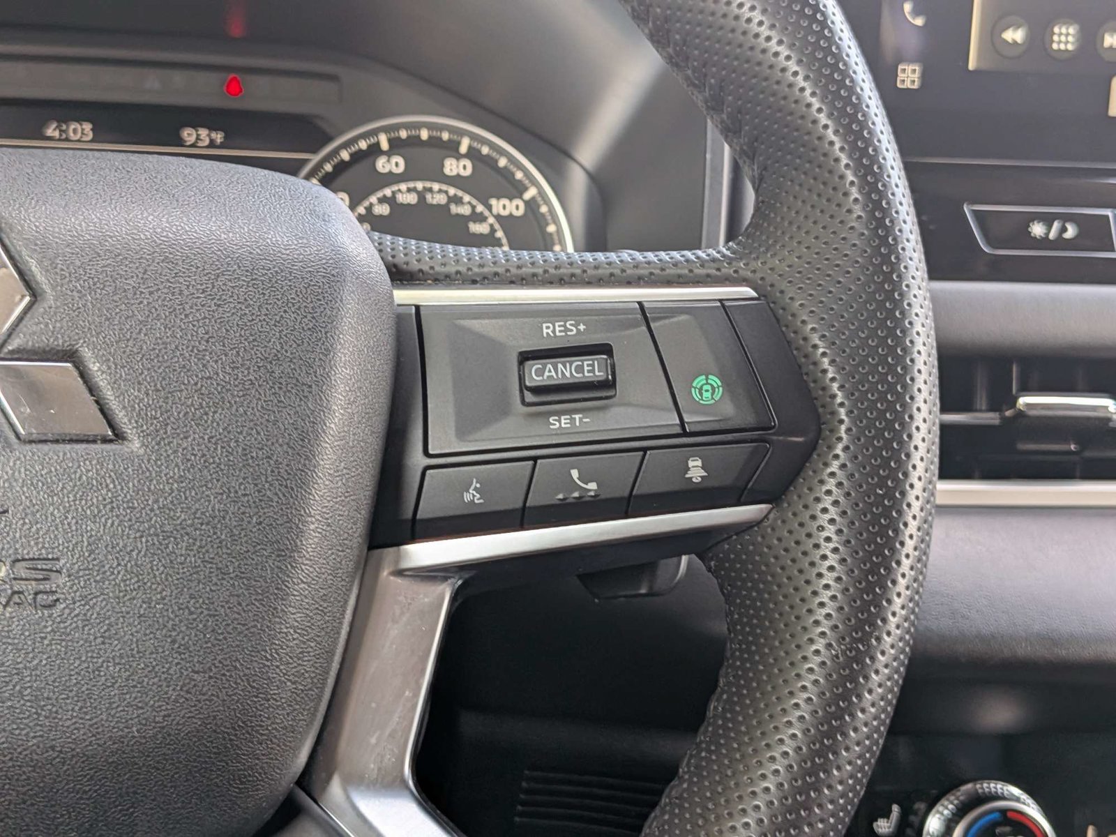 Used 2025 Mitsubishi Outlander SE FWD image 26