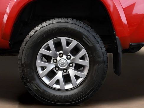 Used 2016 Toyota Tacoma SR5 w/ SR5 Appearance Package (SN) AWD/4WD image 11