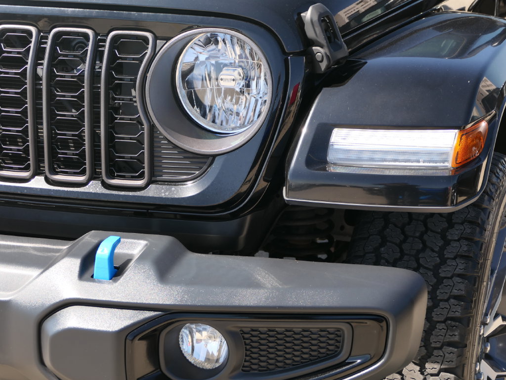 Used 2024 Jeep Wrangler Unlimited AWD/4WD image 7