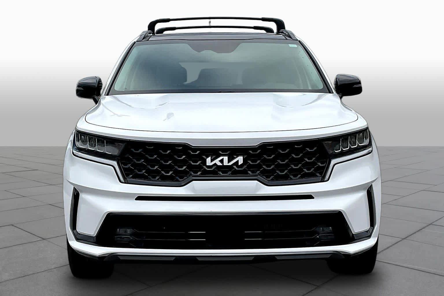 Used 2023 Kia Sorento EX w/ Panoramic Sunroof Package FWD image 4