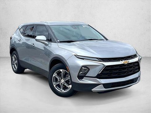 Used 2023 Chevrolet Blazer LT FWD image 12