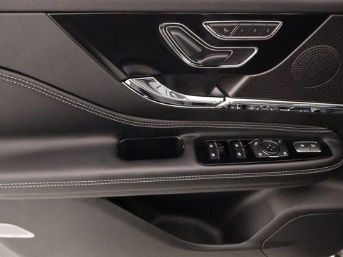 New 2026 Lincoln Corsair Premiere image 16