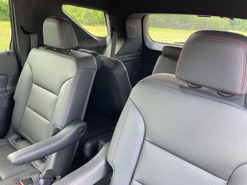 New 2026 Chevrolet Traverse Z71 w/ Enhanced Driving Package AWD/4WD image 27