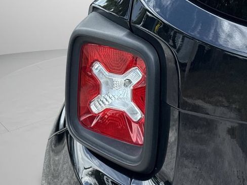 Certified 2023 Jeep Renegade Latitude AWD/4WD image 37